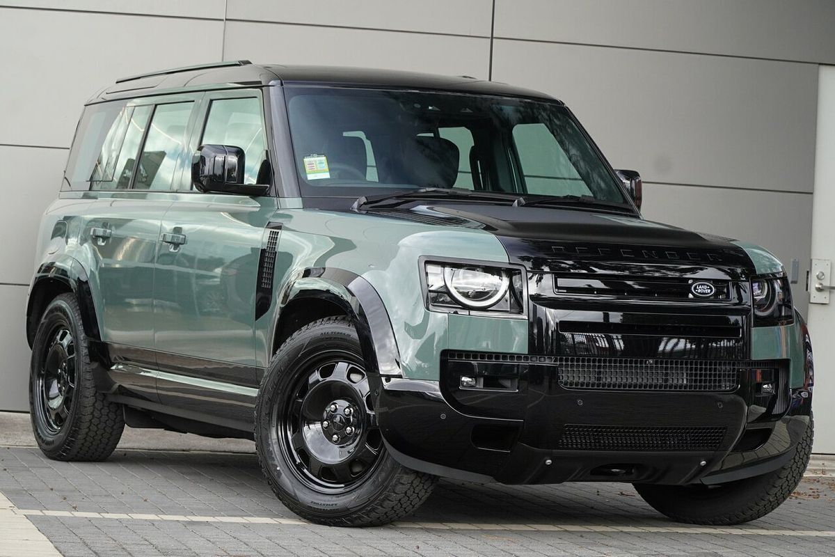 2026 Land Rover Defender 110 D350 Trophy Edition Deep Sandglow L663