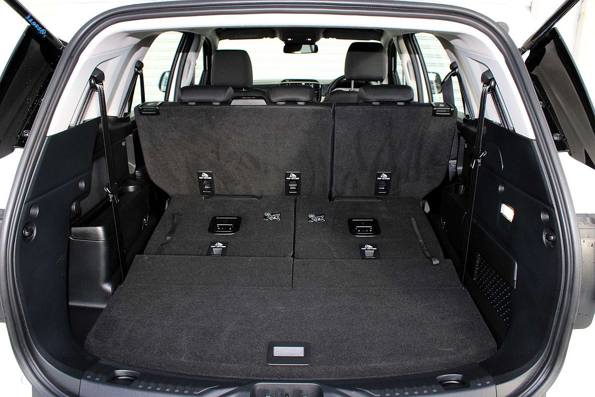 2025 Ford Everest Ambiente 2.0L