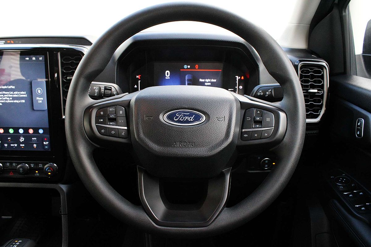 2025 Ford Everest Ambiente 2.0L