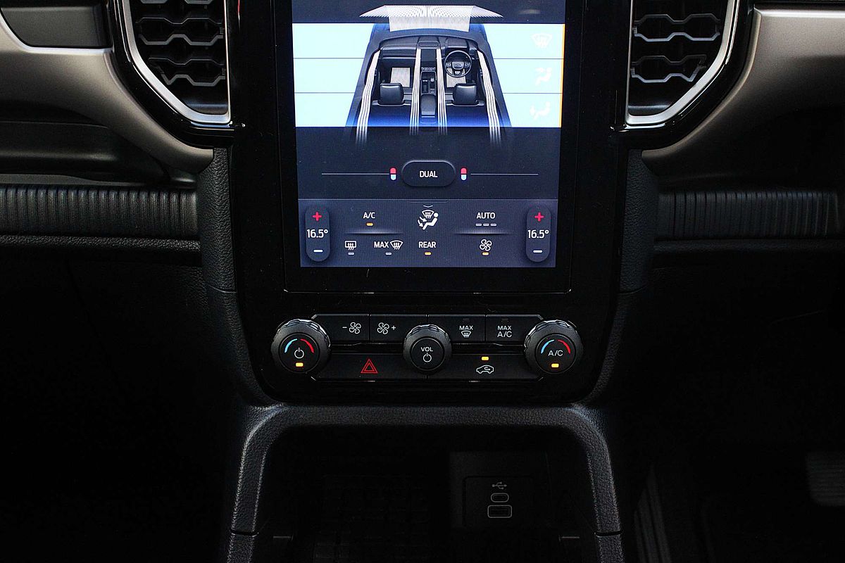 2025 Ford Everest Ambiente 2.0L