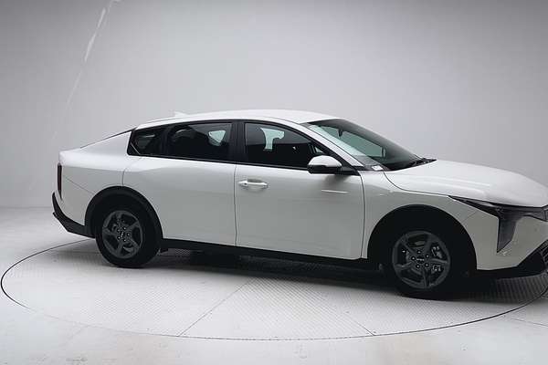 2025 Kia K4 S CL4m thumb-3
