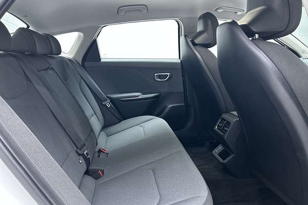 2025 Kia K4 S CL4m thumb-11
