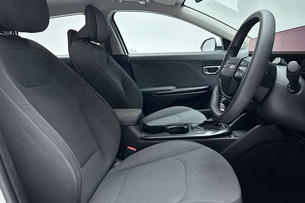 2025 Kia K4 S CL4m thumb-12