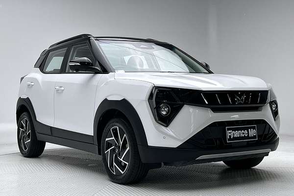 2025 Mahindra XUV3XO AX7L