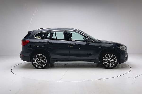 2017 BMW X1 sDrive18d F48 thumb-8