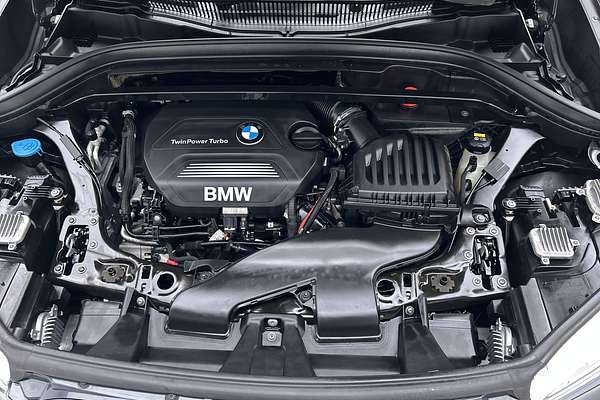 2017 BMW X1 sDrive18d F48 thumb-10