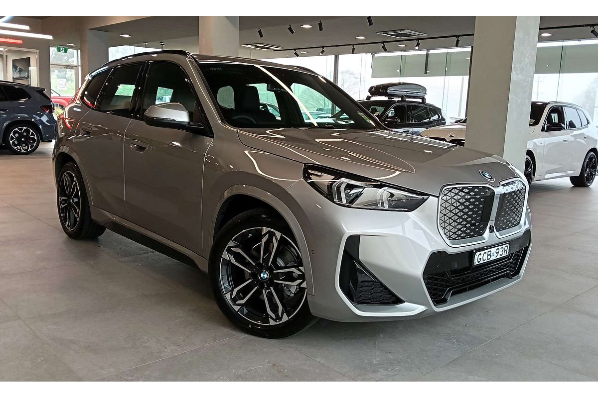 2026 BMW iX1 xDrive30 M Sport U11
