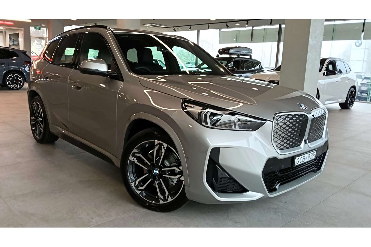 2026 BMW iX1 xDrive30 M Sport U11
