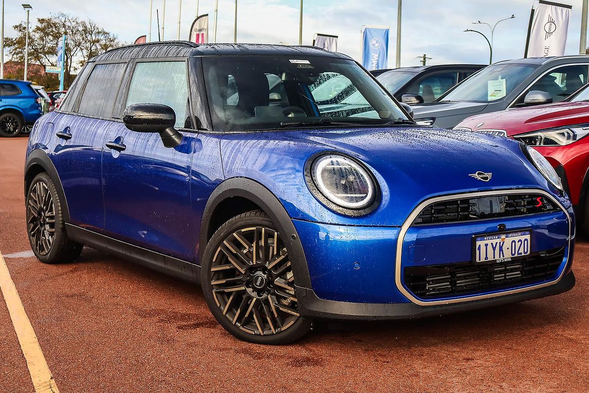 2026 MINI 5 Door Hatch
