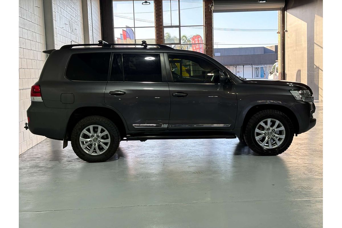 2020 Toyota Landcruiser Sahara VDJ200R