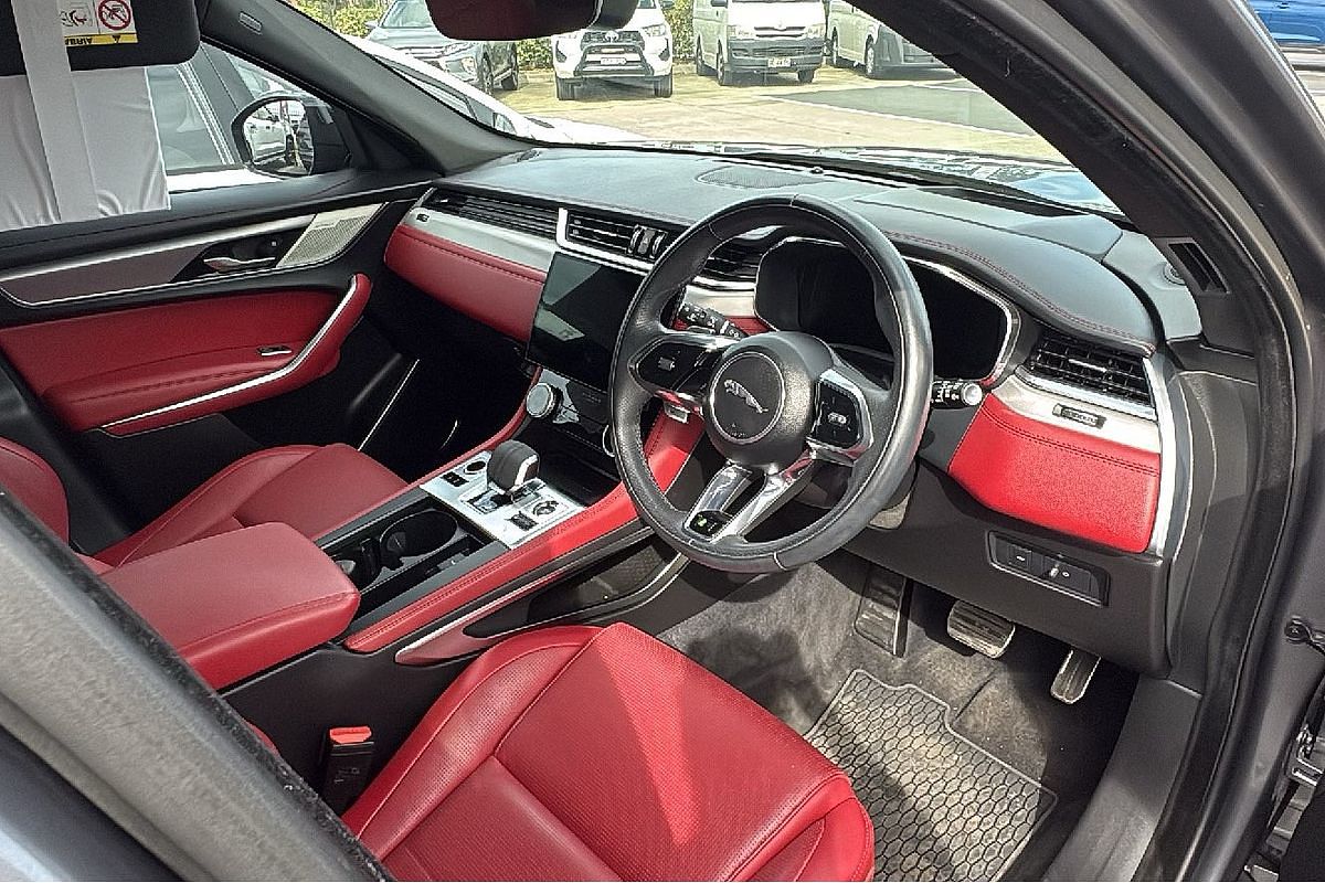 2023 Jaguar F-PACE P250 R-Dynamic SE X761
