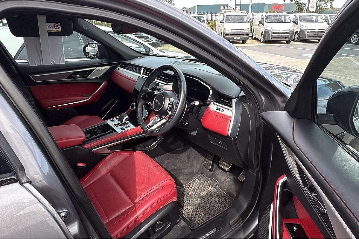 2023 Jaguar F-PACE P250 R-Dynamic SE X761