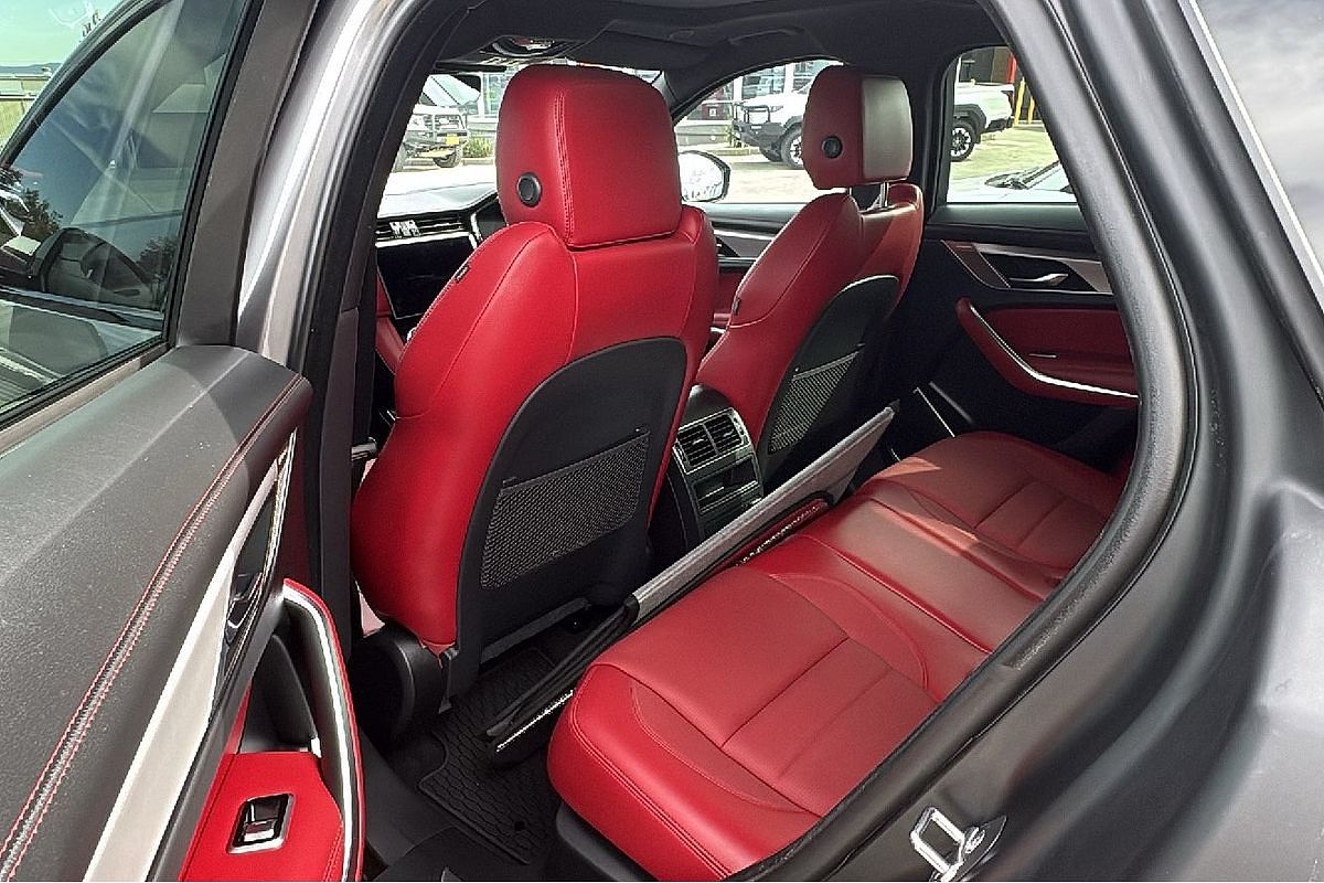 2023 Jaguar F-PACE P250 R-Dynamic SE X761