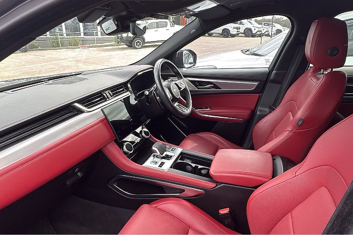 2023 Jaguar F-PACE P250 R-Dynamic SE X761