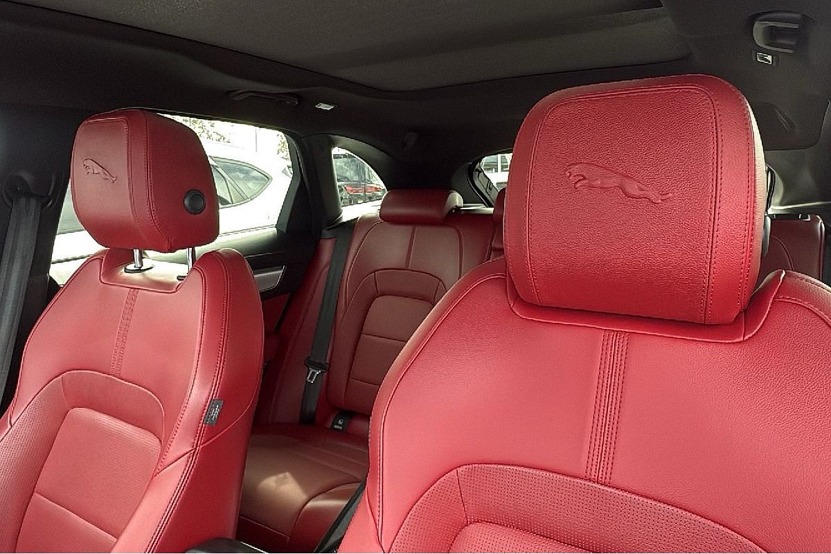2023 Jaguar F-PACE P250 R-Dynamic SE X761