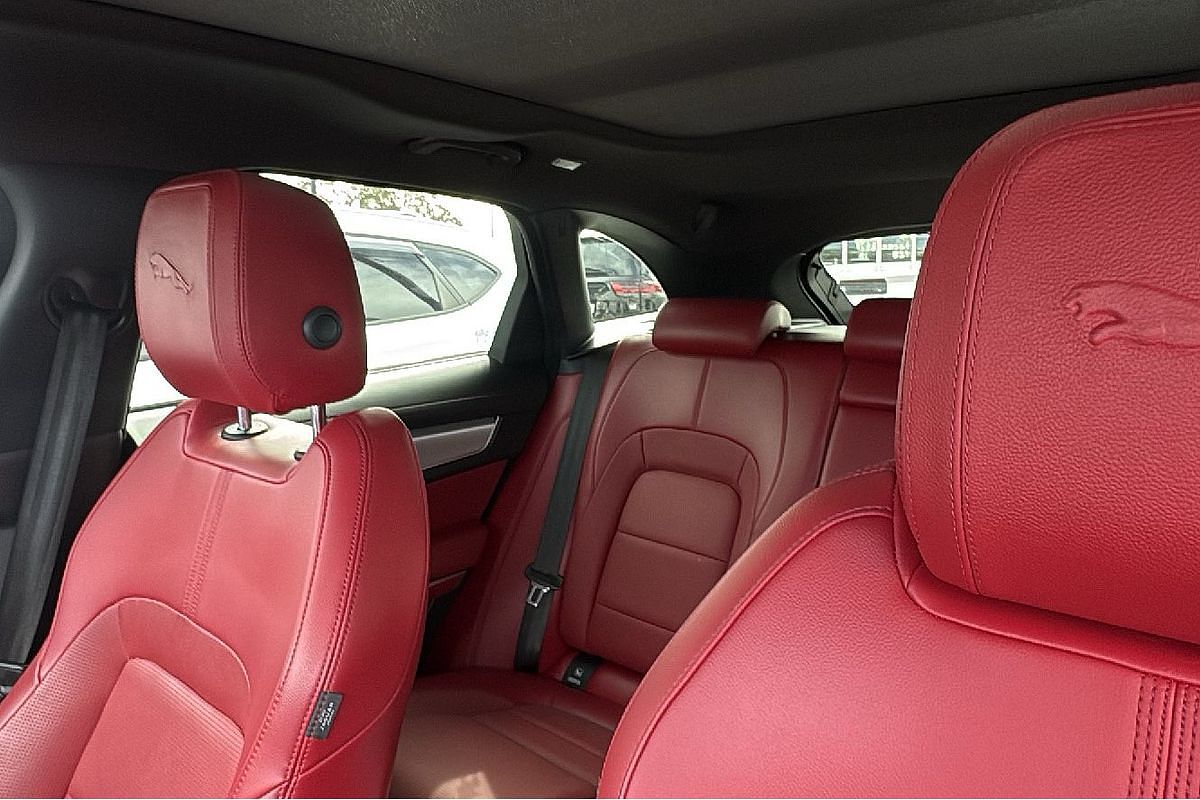 2023 Jaguar F-PACE P250 R-Dynamic SE X761