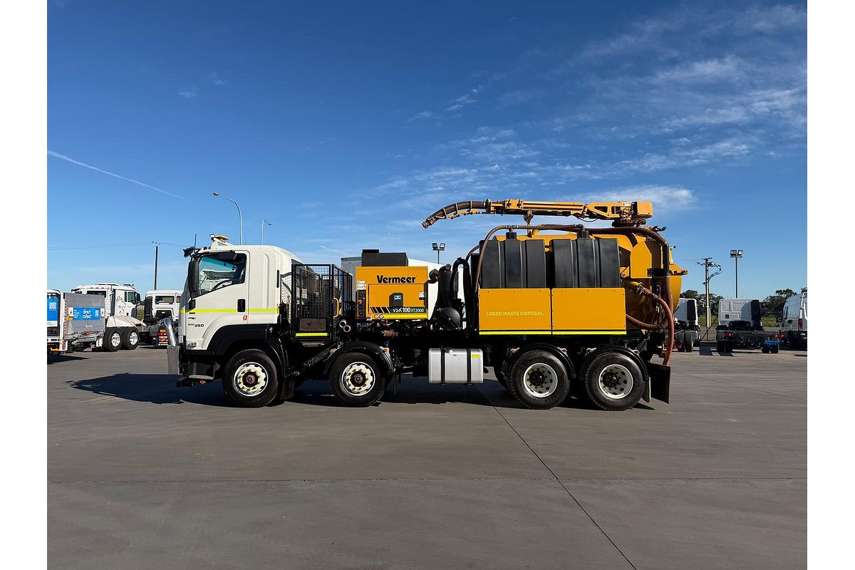 2023 Isuzu F Series FYH300-350