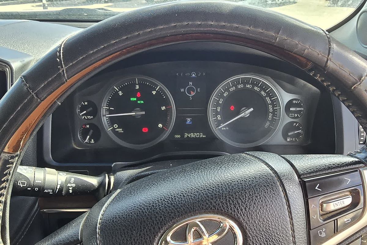 2016 Toyota Landcruiser Sahara VDJ200R