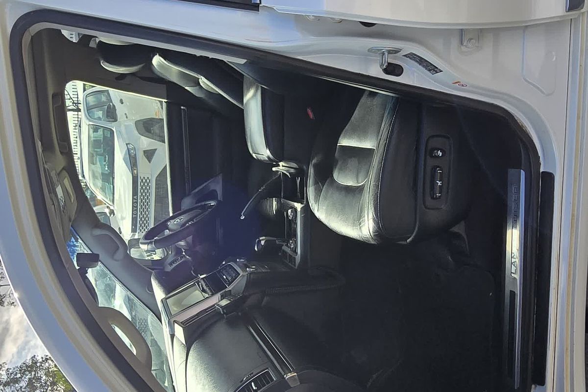 2016 Toyota Landcruiser Sahara VDJ200R