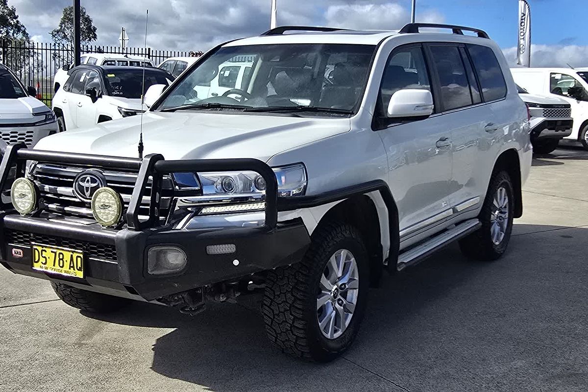 2016 Toyota Landcruiser Sahara VDJ200R