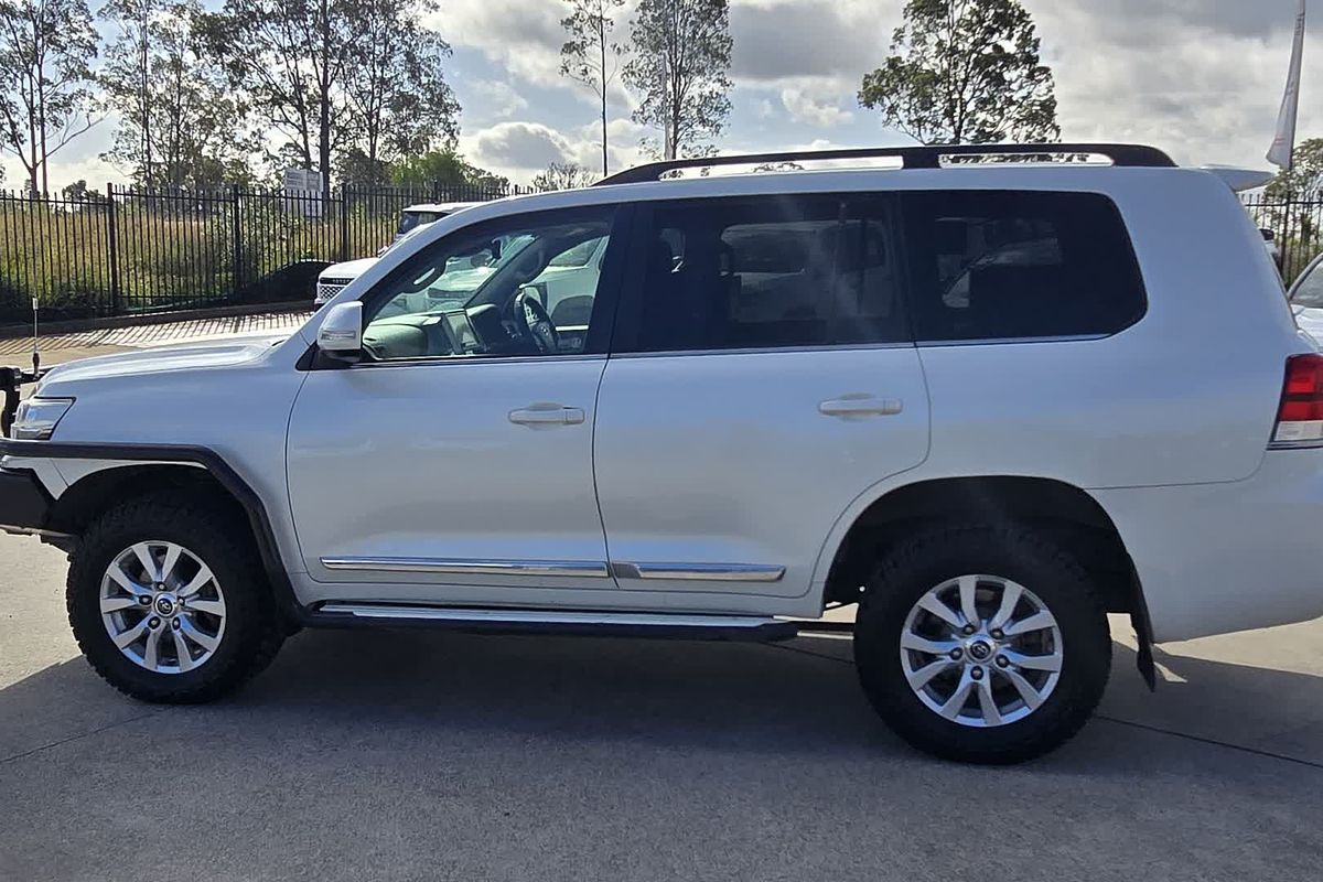 2016 Toyota Landcruiser Sahara VDJ200R