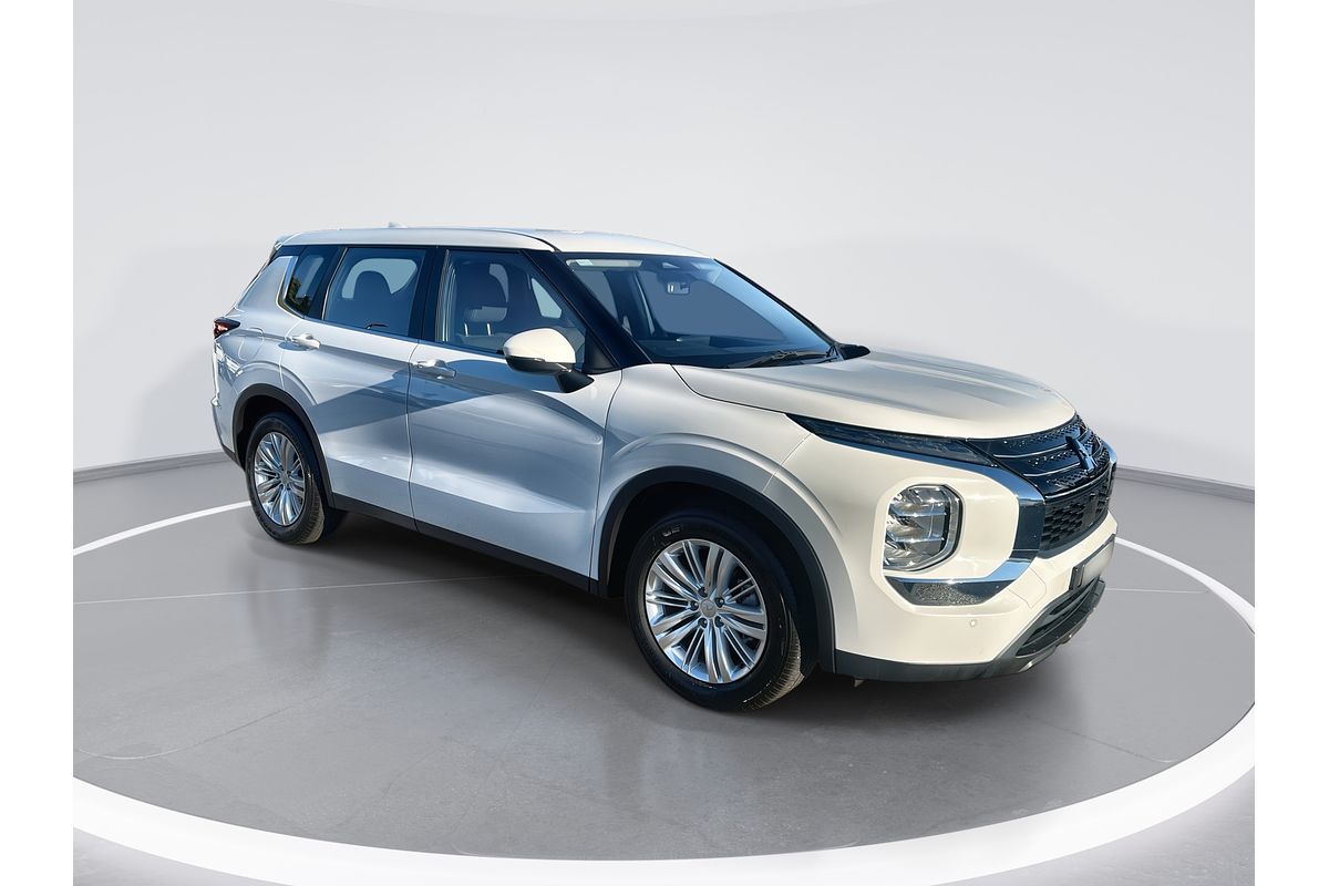 2023 Mitsubishi Outlander ES ZM