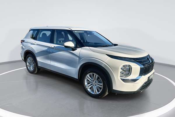 2023 Mitsubishi Outlander ES ZM