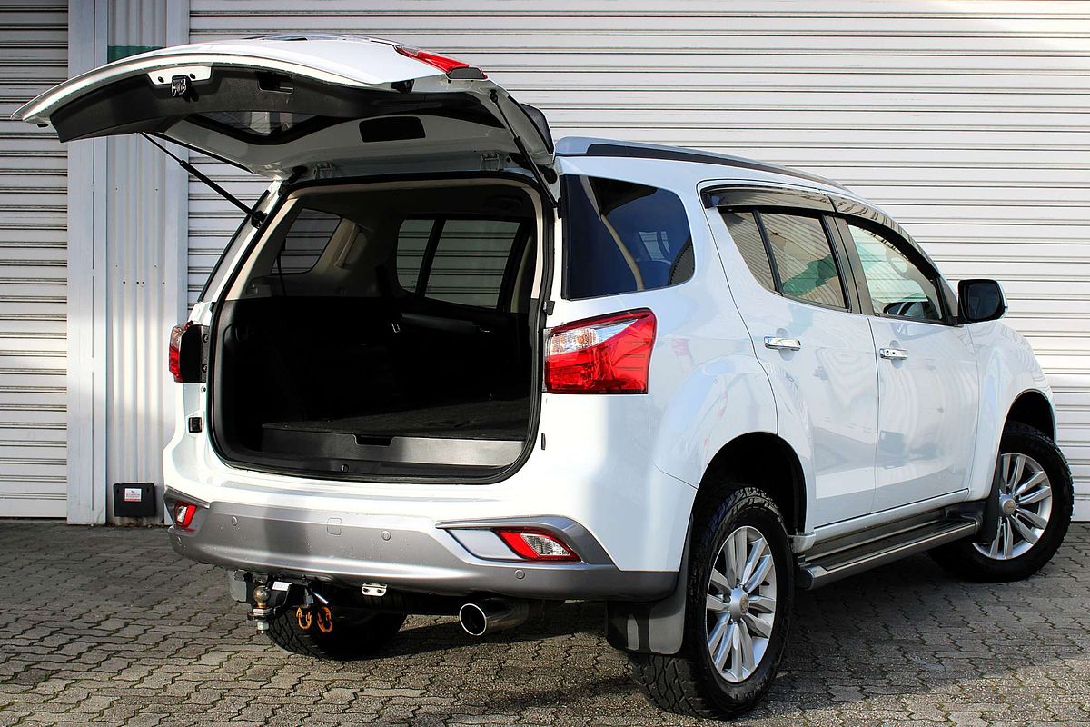 2018 Isuzu MU-X LS-T
