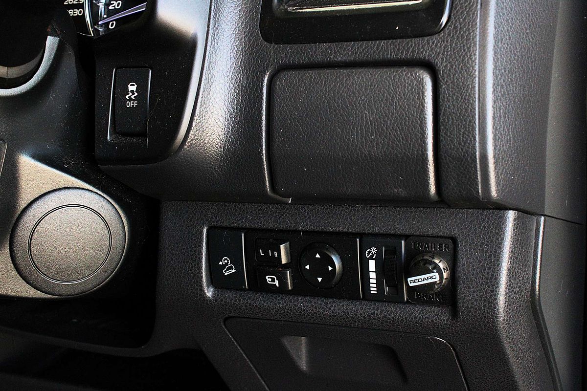 2018 Isuzu MU-X LS-T
