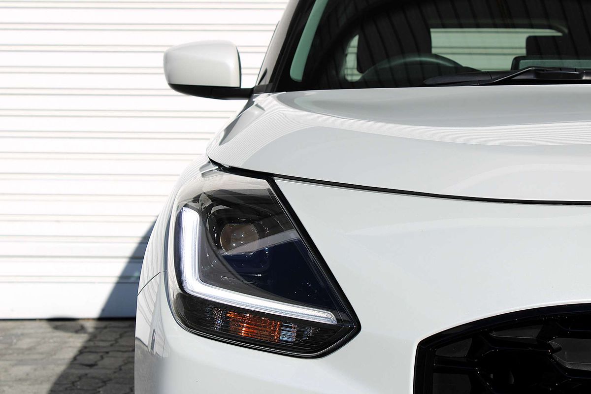 2024 Suzuki Swift Hybrid Plus UZ