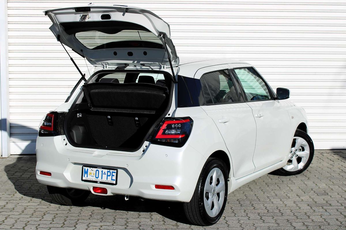 2024 Suzuki Swift Hybrid Plus UZ