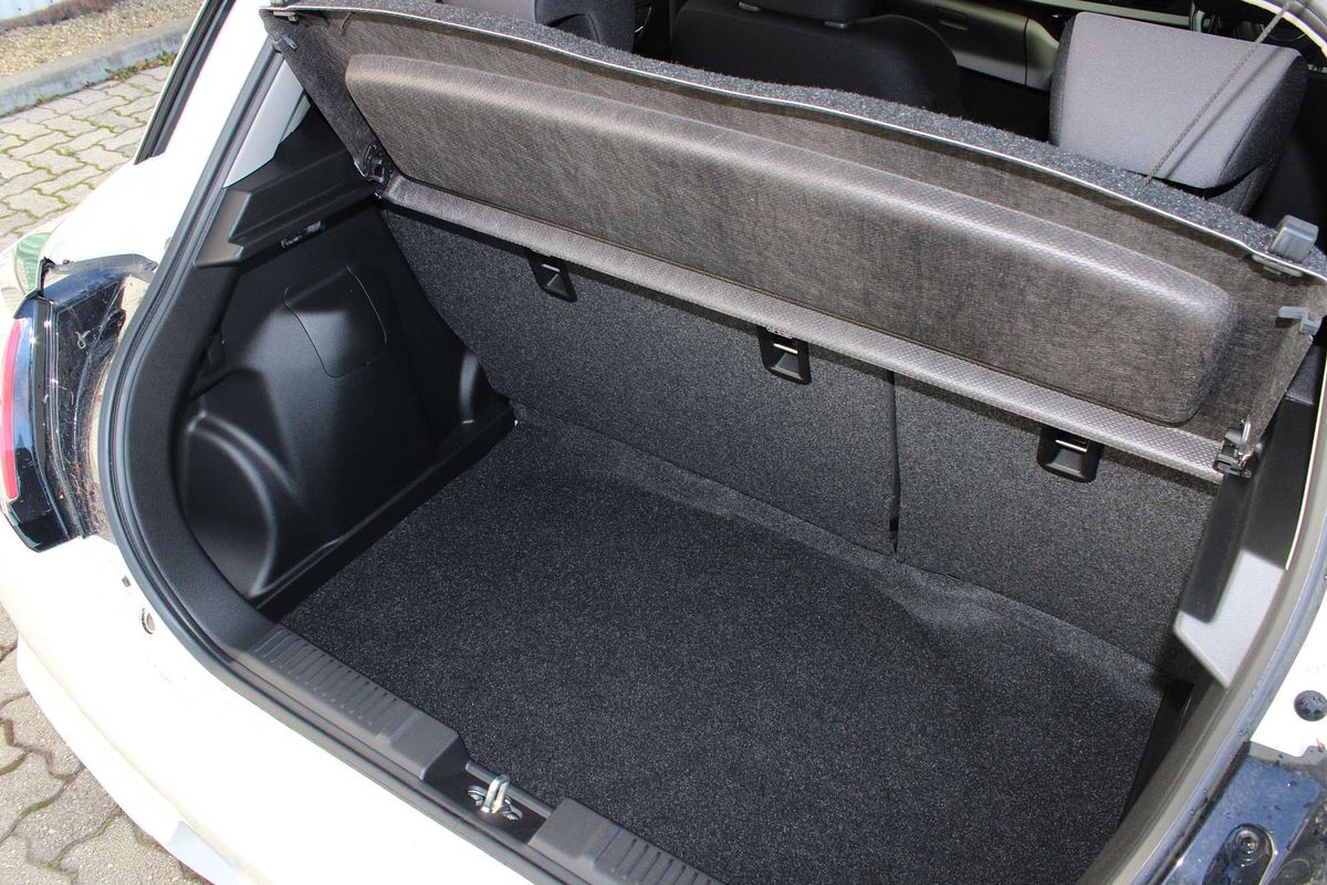 2024 Suzuki Swift Hybrid Plus UZ