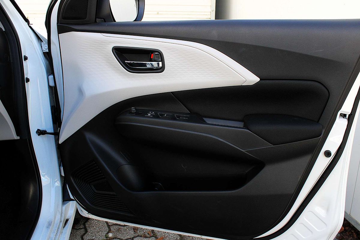 2024 Suzuki Swift Hybrid Plus UZ