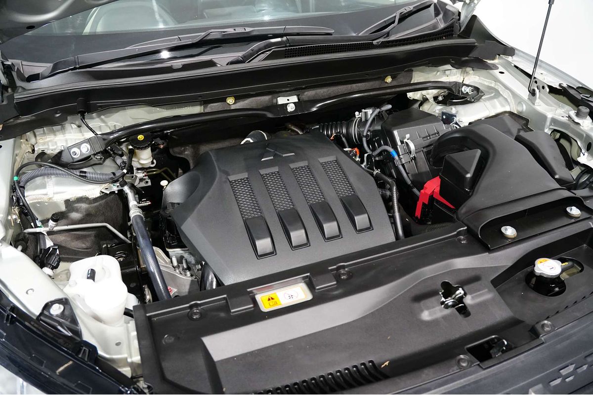 2023 Mitsubishi Eclipse Cross LS YB