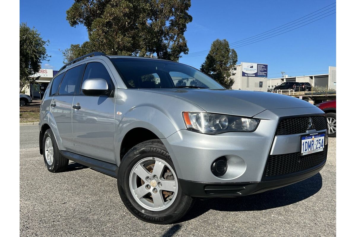 2010 Mitsubishi OUTLANDER LS (FWD) ZH MY11