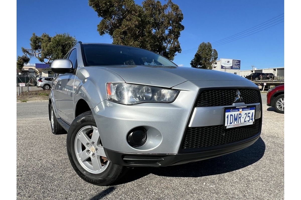 2010 Mitsubishi OUTLANDER LS (FWD) ZH MY11
