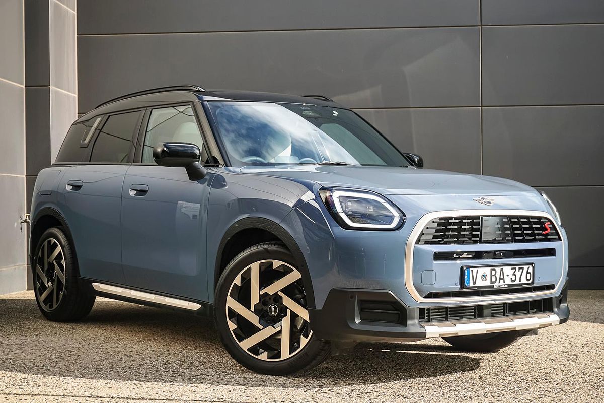 2025 MINI Countryman S Favoured U25
