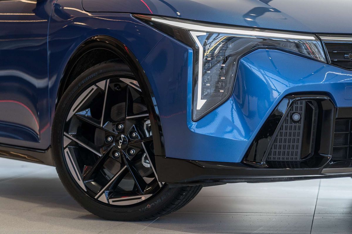 2025 Kia K4 GT-Line CL4m