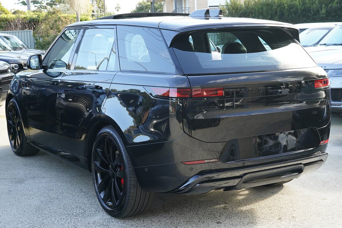 2026 Land Rover Range Rover Sport D250 Dynamic SE L461