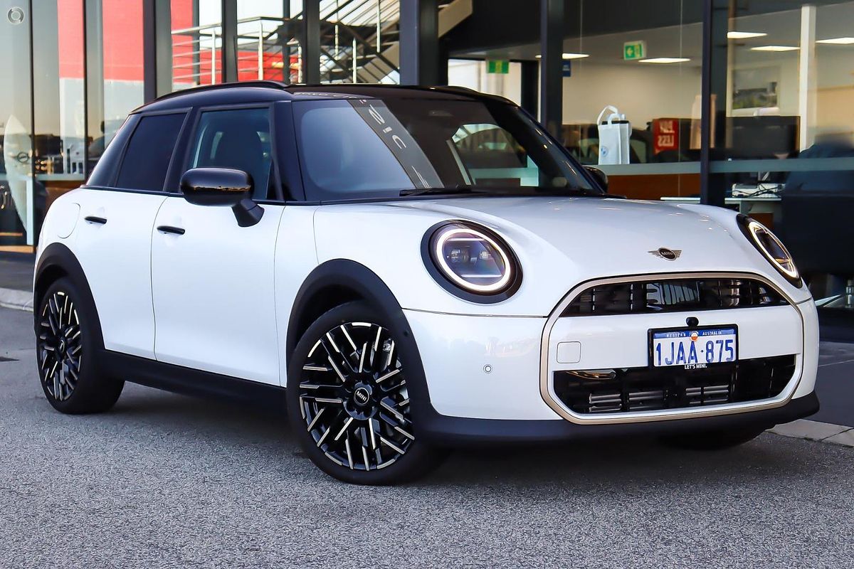 2026 MINI 5 Door Hatch