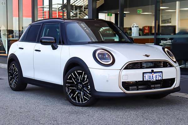 2026 MINI 5 Door Hatch