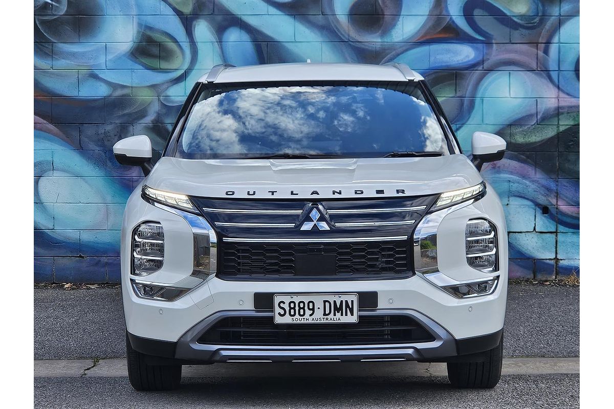2025 Mitsubishi Outlander LS ZM