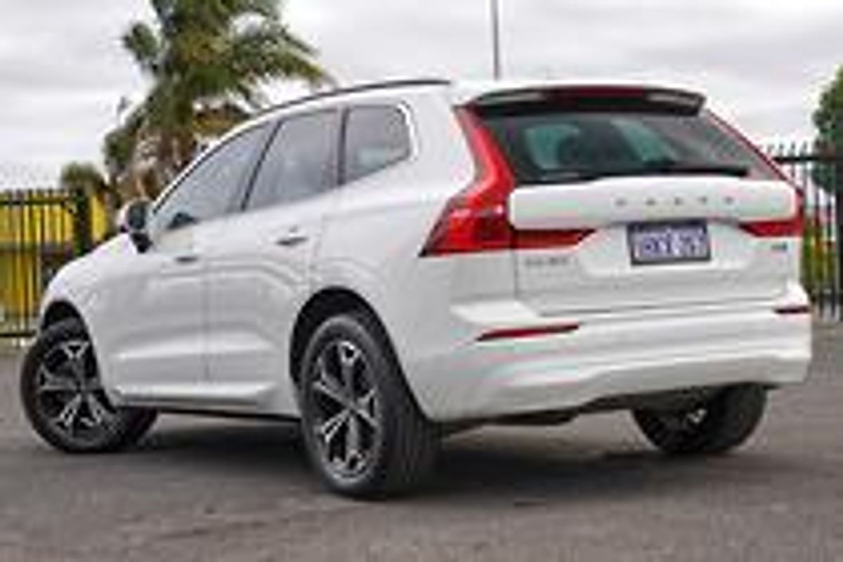 2021 Volvo XC60 B5 Momentum