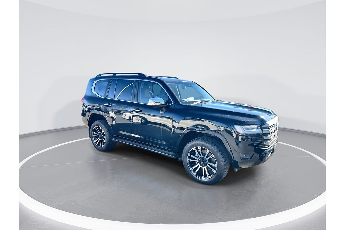 2022 Toyota Landcruiser Sahara FJA300R