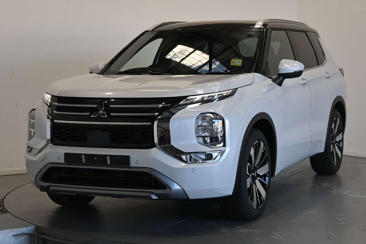 2026 Mitsubishi Outlander Exceed Tourer ZM
