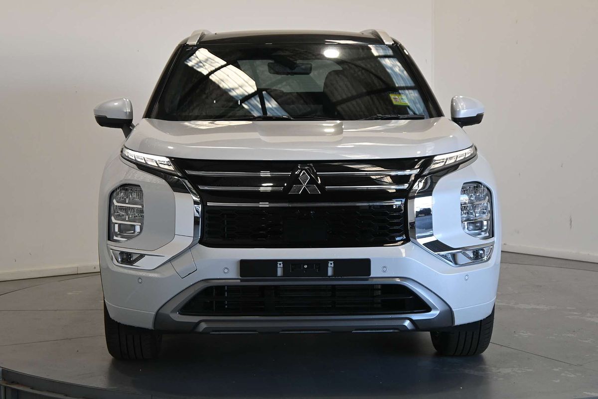 2026 Mitsubishi Outlander Exceed Tourer ZM