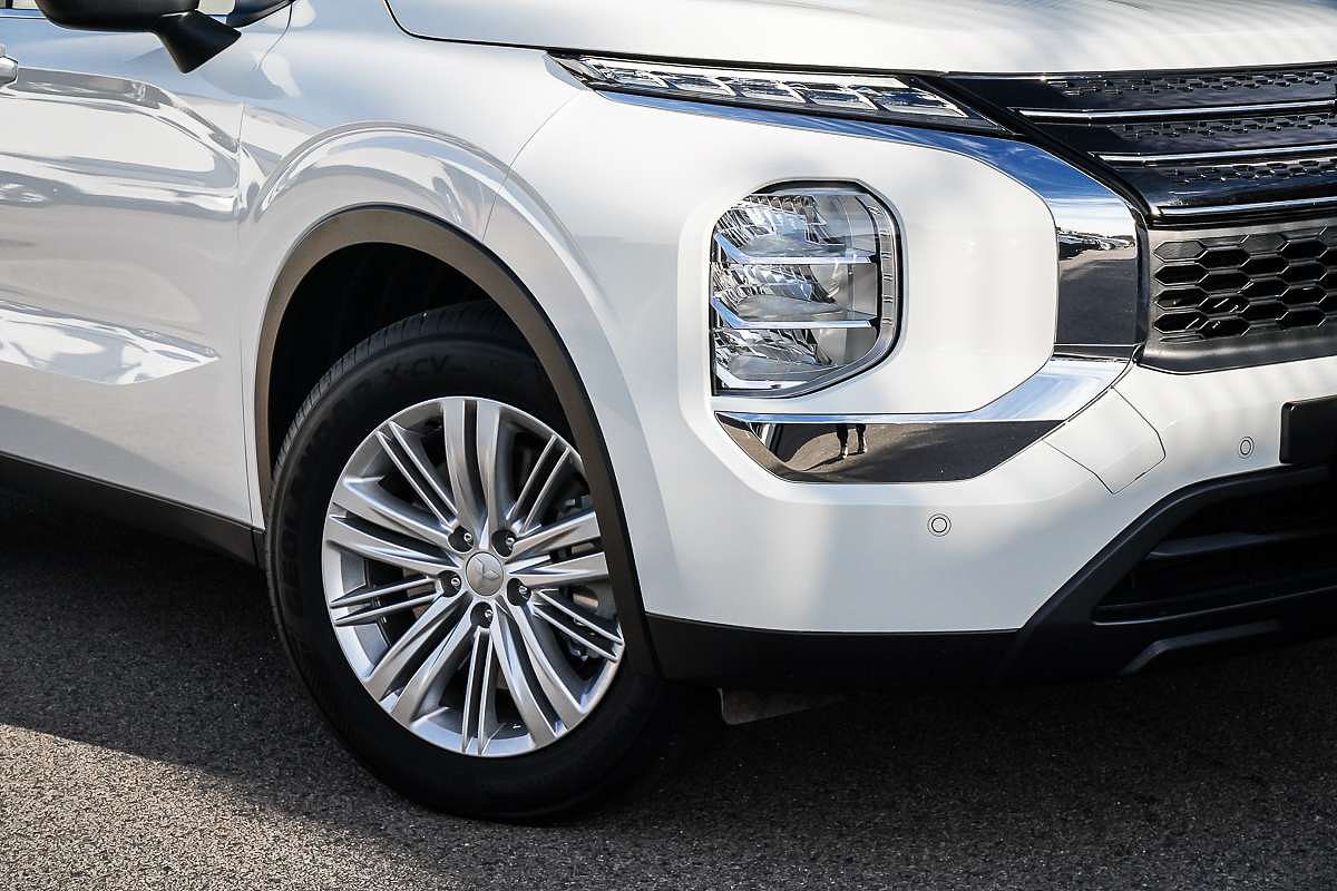 2024 Mitsubishi Outlander ES ZM