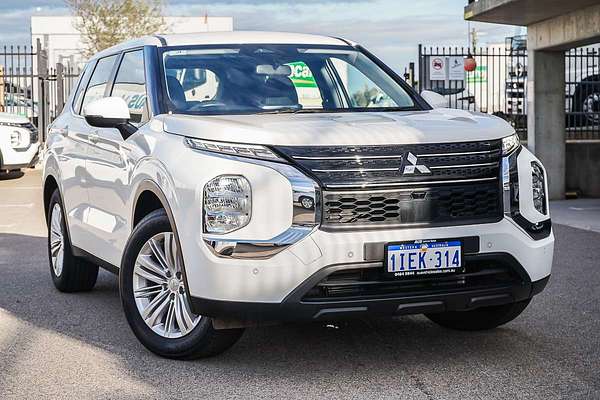 2024 Mitsubishi Outlander ES ZM
