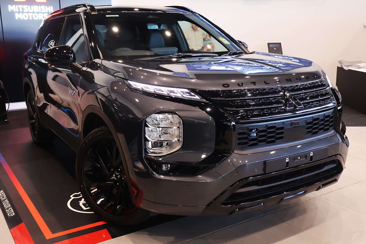 2025 Mitsubishi Outlander PHEV GSR ZM