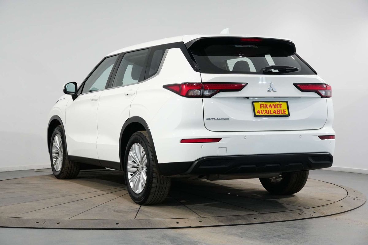 2022 Mitsubishi Outlander ES ZM